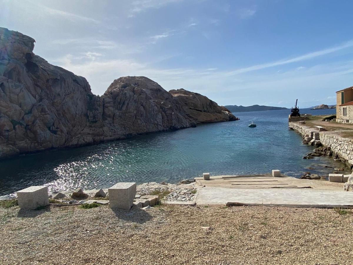 Appartamento Il Caracolo A Cala Francese ลามัดดาเลนา ภายนอก รูปภาพ