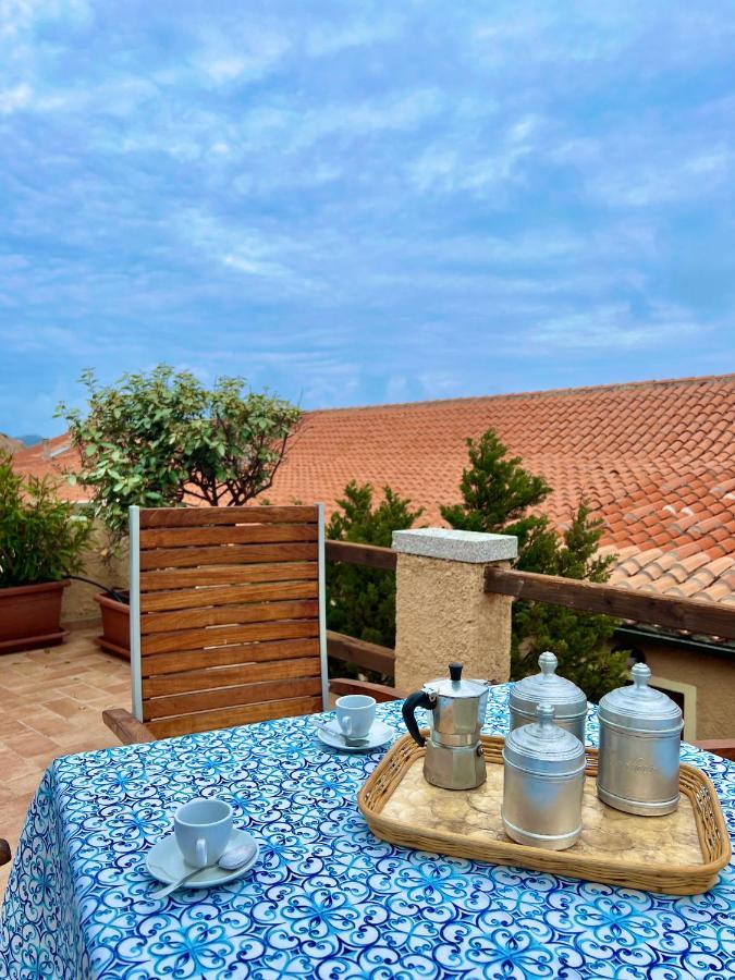 Appartamento Il Caracolo A Cala Francese ลามัดดาเลนา ภายนอก รูปภาพ